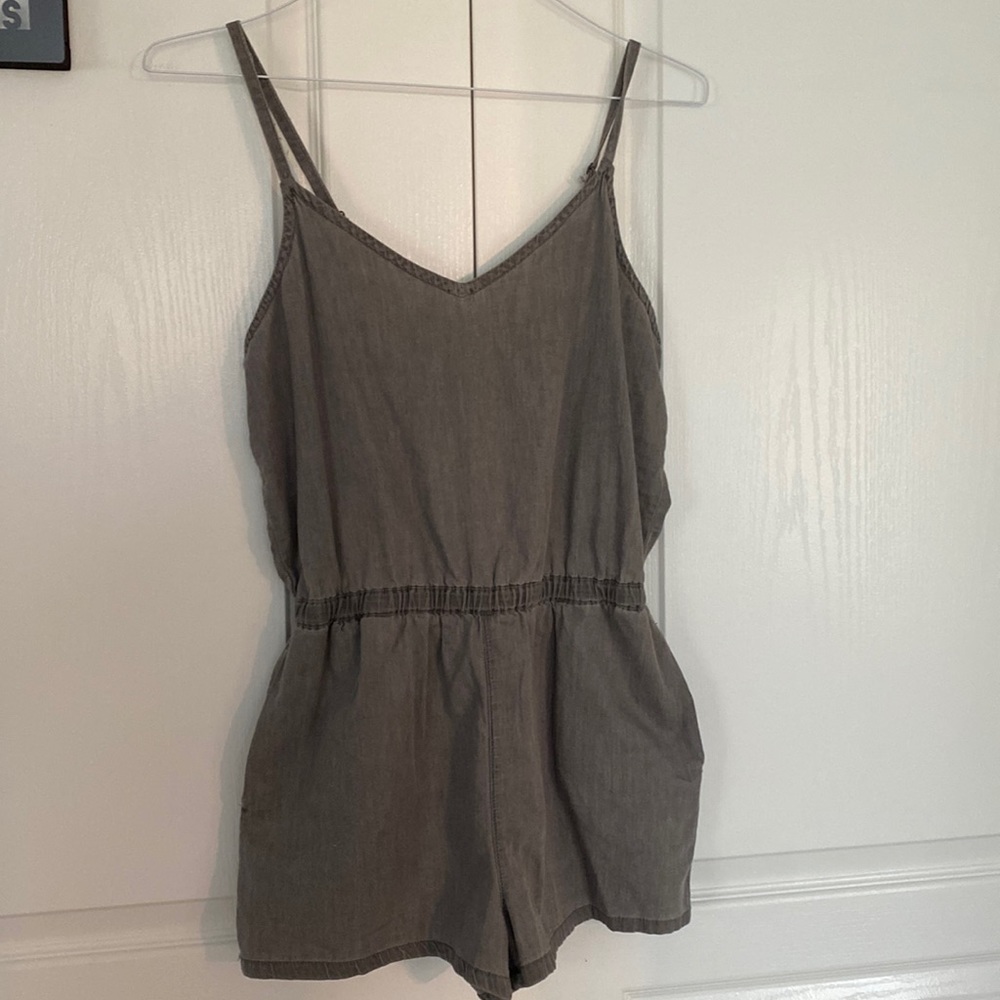 Charcoal grey shorts jumper